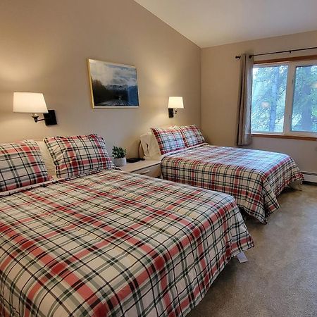 The Golden Bear Motel Tok Bagian luar foto