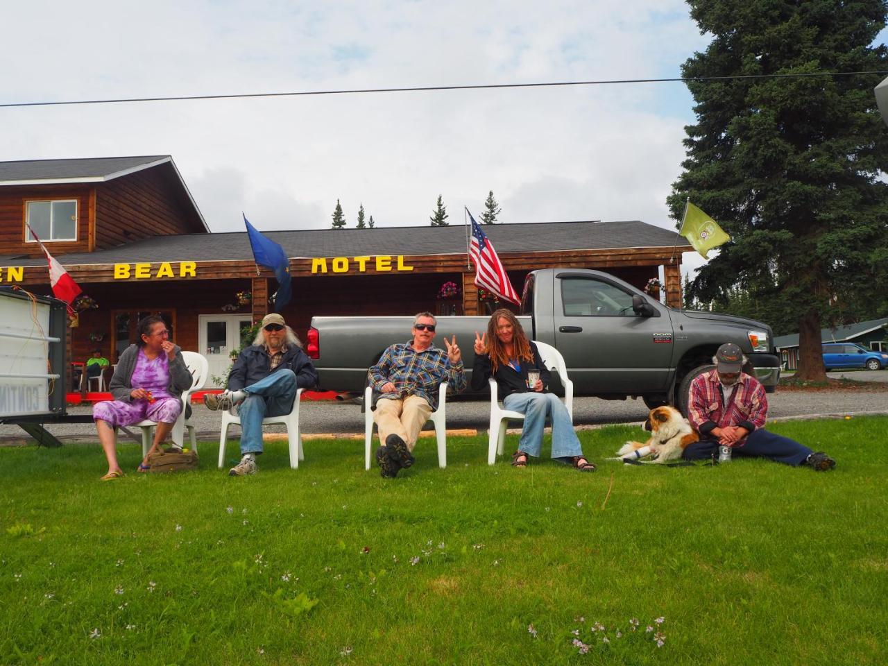 The Golden Bear Motel Tok Bagian luar foto